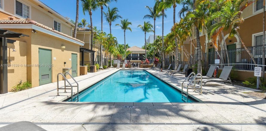 Adosado en Aventura, Florida 2 dormitorios, 122.26 m2 № 1975300