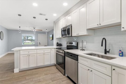 Commercial property in Venice, Florida 4 bedrooms, 215.53 sq.m. № 2383902 - photo 26