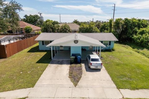Commercial property in Venice, Florida 4 bedrooms, 215.53 sq.m. № 2383902 - photo 29