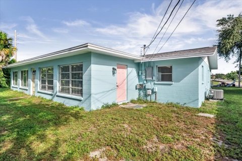 Commercial property in Venice, Florida 4 bedrooms, 215.53 sq.m. № 2383902 - photo 23