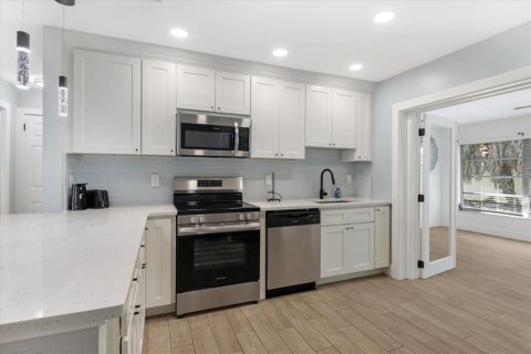 Commercial property in Venice, Florida 4 bedrooms, 215.53 sq.m. № 2383902 - photo 20