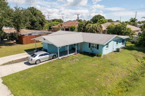 Commercial property in Venice, Florida 4 bedrooms, 215.53 sq.m. № 2383902 - photo 28