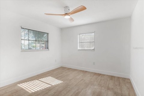 Commercial property in Venice, Florida 4 bedrooms, 215.53 sq.m. № 2383902 - photo 12
