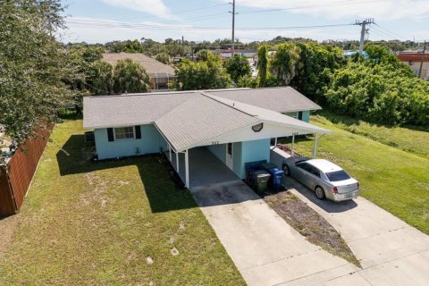 Commercial property in Venice, Florida 4 bedrooms, 215.53 sq.m. № 2383902 - photo 30