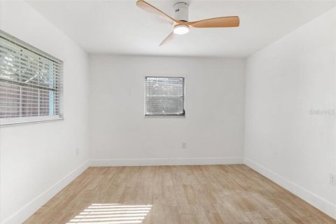 Commercial property in Venice, Florida 4 bedrooms, 215.53 sq.m. № 2383902 - photo 13