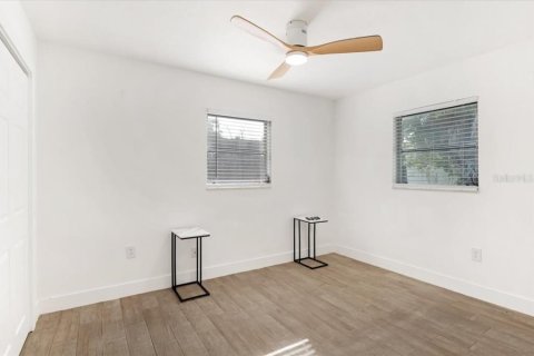 Commercial property in Venice, Florida 4 bedrooms, 215.53 sq.m. № 2383902 - photo 15