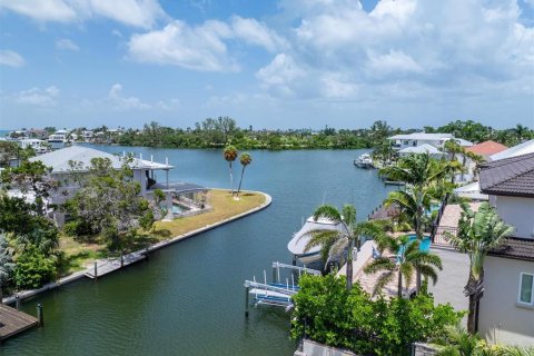 House in Holmes Beach, Florida 3 bedrooms, 166.39 sq.m. № 1853508 - photo 8