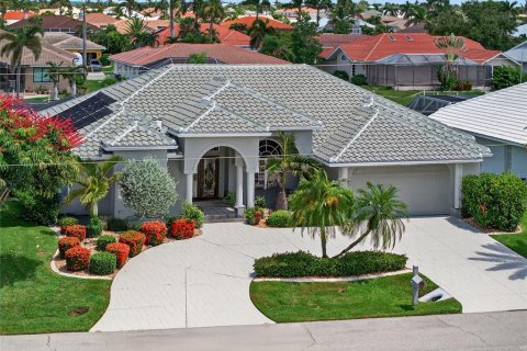 House in Punta Gorda, Florida 3 bedrooms, 234.76 sq.m. № 1885207 - photo 1