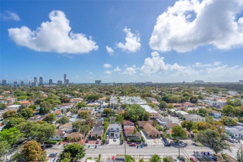 Condo in Miami, Florida, 2 bedrooms  № 2044720 - photo 23