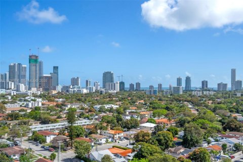 Condo in Miami, Florida, 2 bedrooms  № 2044720 - photo 22