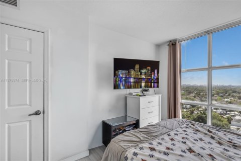 Condo in Miami, Florida, 2 bedrooms  № 2044720 - photo 16