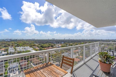 Condo in Miami, Florida, 2 bedrooms  № 2044720 - photo 20