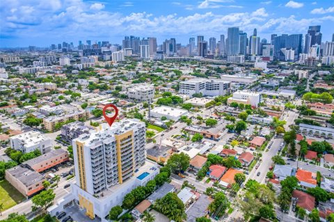 Condo in Miami, Florida, 2 bedrooms  № 2044720 - photo 28