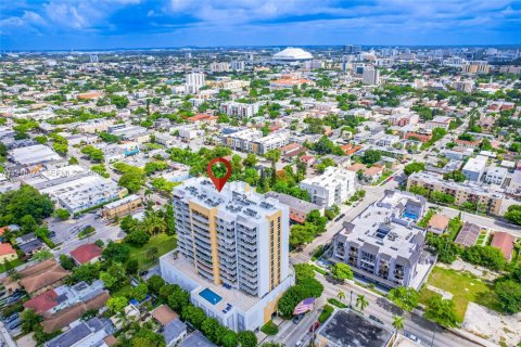 Condo in Miami, Florida, 2 bedrooms  № 2044720 - photo 27