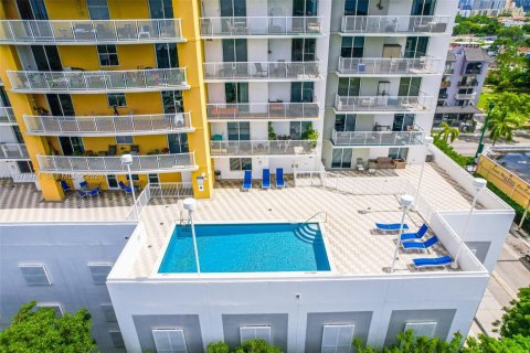 Condo in Miami, Florida, 2 bedrooms  № 2044720 - photo 29