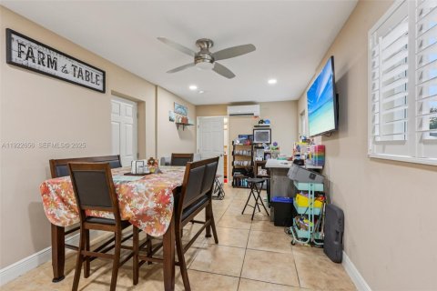 House in Tamarac, Florida 2 bedrooms, 112.97 sq.m. № 1976566 - photo 12