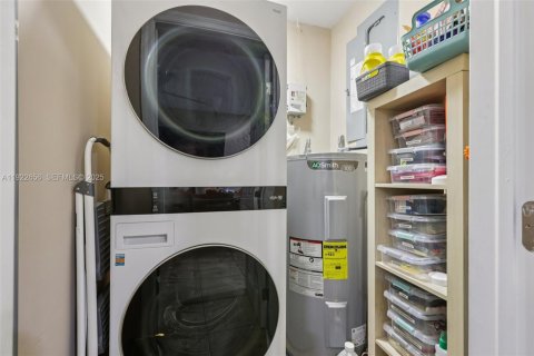 House in Tamarac, Florida 2 bedrooms, 112.97 sq.m. № 1976566 - photo 28