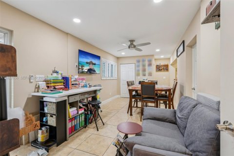 House in Tamarac, Florida 2 bedrooms, 112.97 sq.m. № 1976566 - photo 13