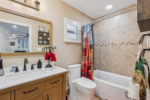 House in Tamarac, Florida 2 bedrooms, 112.97 sq.m. № 1976566 - photo 18