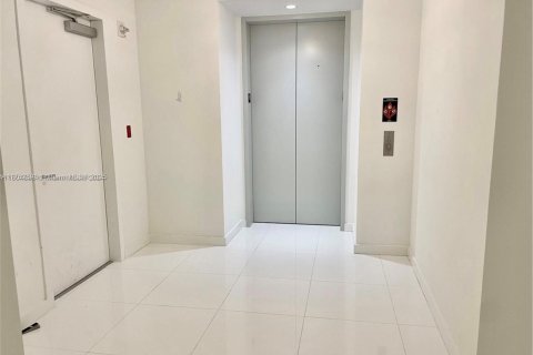 Copropriété à vendre à Miami, Floride: 1 chambre, 108.6 m2 № 1867485 - photo 9