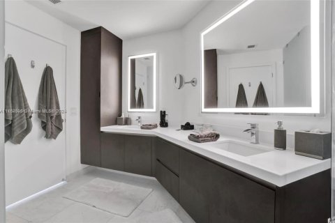 Copropriété à vendre à Miami, Floride: 1 chambre, 108.6 m2 № 1867485 - photo 5