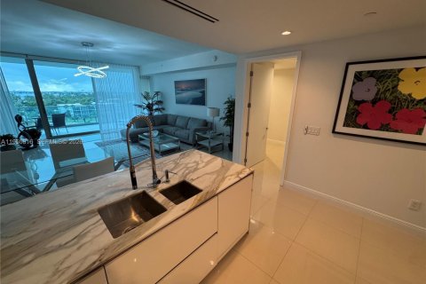 Copropriété à louer à Bal Harbour, Floride: 1 chambre, 117.71 m2 № 2153097 - photo 5