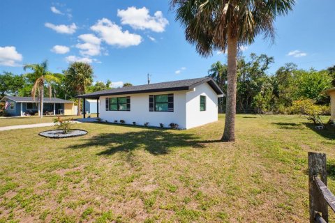 Villa ou maison à vendre à North Fort Myers, Floride: 2 chambres, 87.14 m2 № 1592918 - photo 19