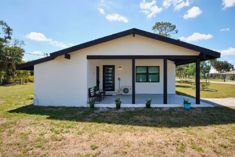 Villa ou maison à vendre à North Fort Myers, Floride: 2 chambres, 87.14 m2 № 1592918 - photo 22
