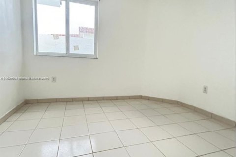 Снять в аренду таунхаус в Катлер-Бей, Флорида 3 спальни, № 1961729 - фото 13