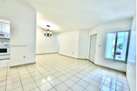 Снять в аренду таунхаус в Катлер-Бей, Флорида 3 спальни, № 1961729 - фото 12