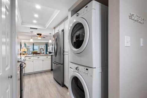Снять в аренду кондоминиум в Индиан-Шорс, Флорида 2 спальни, 104.52м2, № 1825035 - фото 12