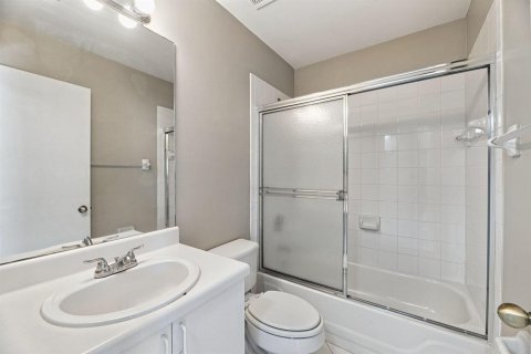 Villa ou maison à vendre à Deerfield Beach, Floride: 3 chambres, 128.76 m2 № 2439387 - photo 28