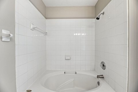 Villa ou maison à vendre à Deerfield Beach, Floride: 3 chambres, 128.76 m2 № 2439387 - photo 27