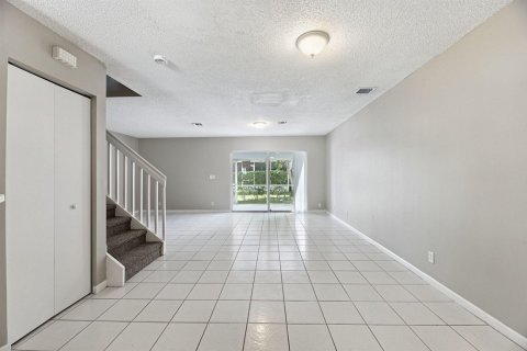 Villa ou maison à vendre à Deerfield Beach, Floride: 3 chambres, 128.76 m2 № 2439387 - photo 9