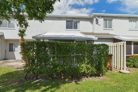 Villa ou maison à vendre à Deerfield Beach, Floride: 3 chambres, 128.76 m2 № 2439387 - photo 2