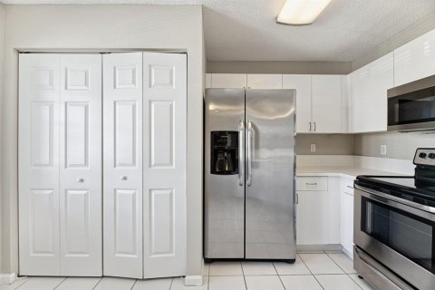 Villa ou maison à vendre à Deerfield Beach, Floride: 3 chambres, 128.76 m2 № 2439387 - photo 16