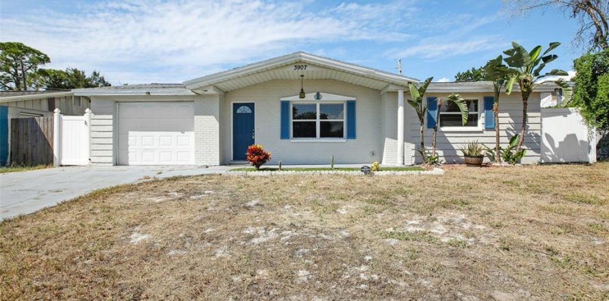 House in Holiday, Florida 2 bedrooms, 101.26 sq.m. № 1910574