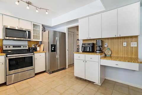 House in Boca Raton, Florida 4 bedrooms, 220.36 sq.m. № 2175957 - photo 19