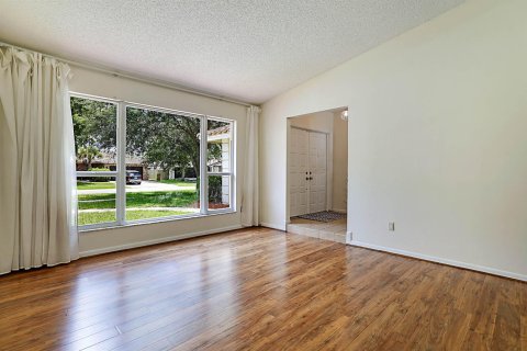 House in Boca Raton, Florida 4 bedrooms, 220.36 sq.m. № 2175957 - photo 5