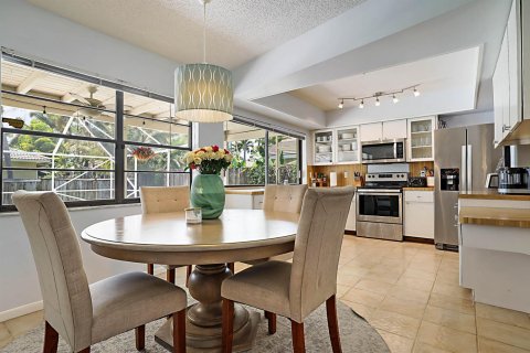 House in Boca Raton, Florida 4 bedrooms, 220.36 sq.m. № 2175957 - photo 14