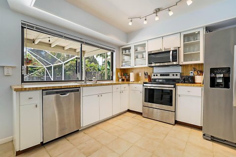 House in Boca Raton, Florida 4 bedrooms, 220.36 sq.m. № 2175957 - photo 15