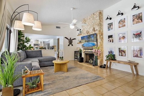 House in Boca Raton, Florida 4 bedrooms, 220.36 sq.m. № 2175957 - photo 12