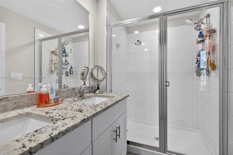 Купить таунхаус в Стьюарт, Флорида 3 спальни, 137.03м2, № 1985835 - фото 25