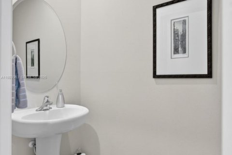 Купить таунхаус в Стьюарт, Флорида 3 спальни, 137.03м2, № 1985835 - фото 4