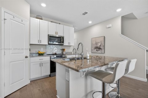 Купить таунхаус в Стьюарт, Флорида 3 спальни, 137.03м2, № 1985835 - фото 9