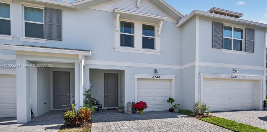 Таунхаус в Стьюарт, Флорида 3 спальни, 137.03м2 № 1985835