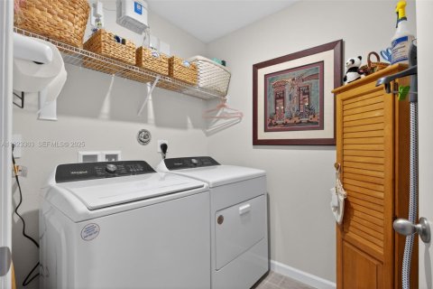 Купить таунхаус в Стьюарт, Флорида 3 спальни, 137.03м2, № 1985835 - фото 28