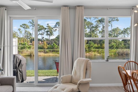 Купить таунхаус в Стьюарт, Флорида 3 спальни, 137.03м2, № 1985835 - фото 15