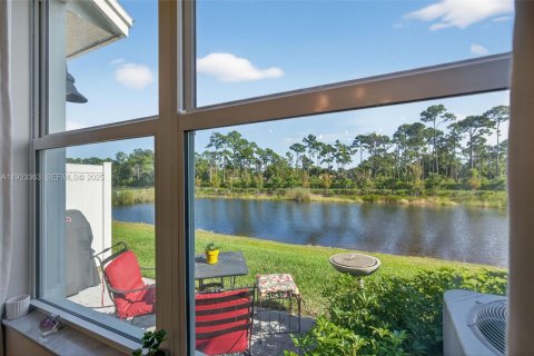 Купить таунхаус в Стьюарт, Флорида 3 спальни, 137.03м2, № 1985835 - фото 13