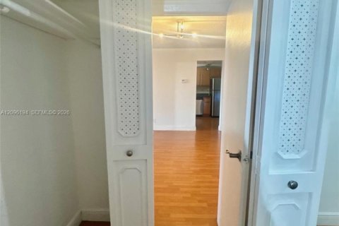 Copropriété à louer à Aventura, Floride: 1 chambre, 92.34 m2 № 2386881 - photo 14